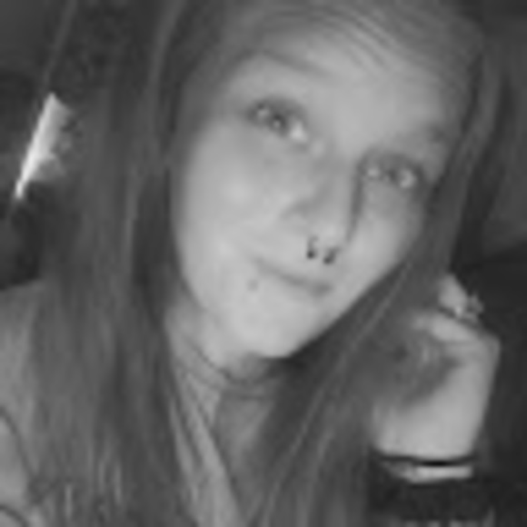 Meet your Posher, Amber - Picture 1 of 1